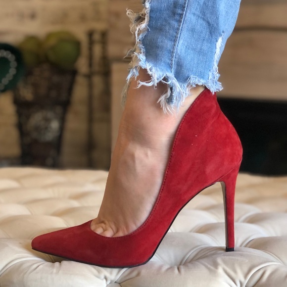 Red suede pointy toe heels - Picture 2 of 8